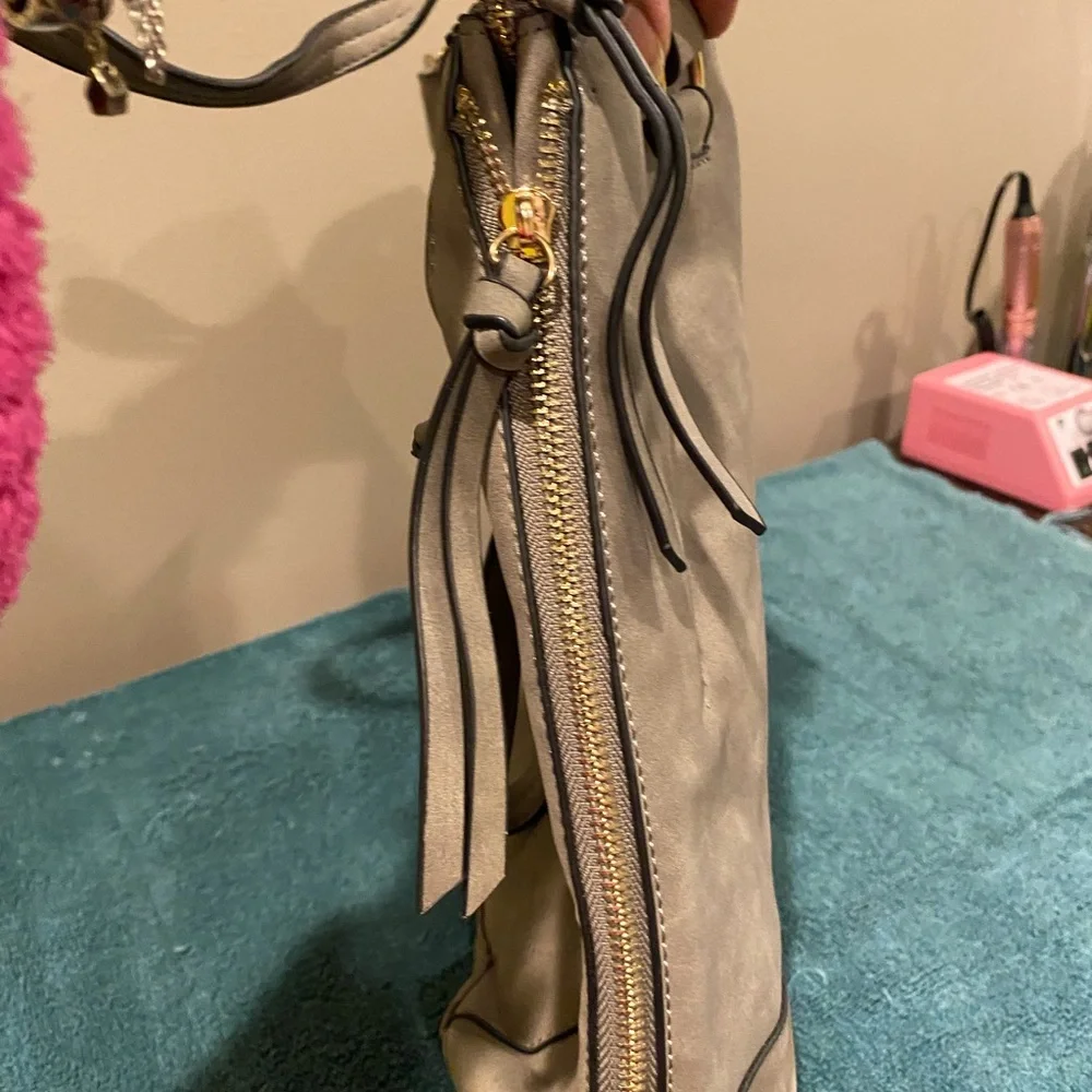 Handbag - Picture 6 of 10